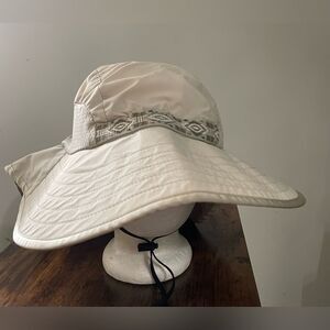 Sunday Afternoon Sun Hat with Neck Strap and Roll Up Neck Flap Large